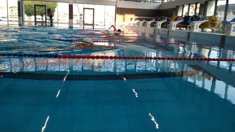 Először az új medencében – Kipróbálhatták az új uszodát a Sportcentrum versenyzői