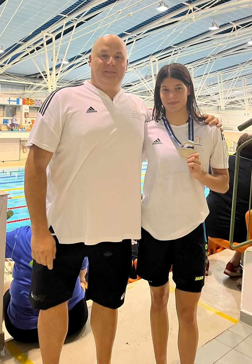 Barna Bianka Dorottya 200 és  50 m mellen is ezüstérmes